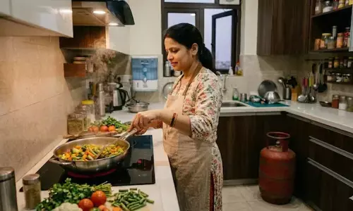 Smart Cooking Alternatives as LPG Shortage Strains Indian Households