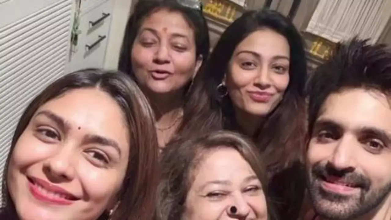 Mrunal Thakur reunites with Kumkum Bhagya co-stars, rekindles fond memories