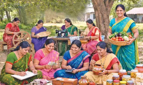 Naidu pushes for international branding for DWCRA products