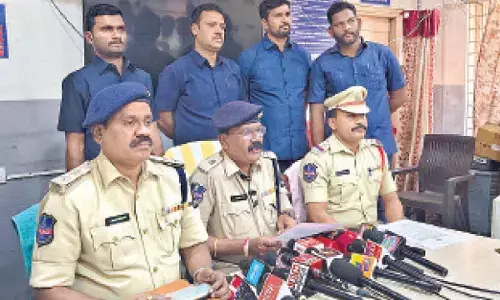 Trader held for selling stale meat as fresh in Mangalhat