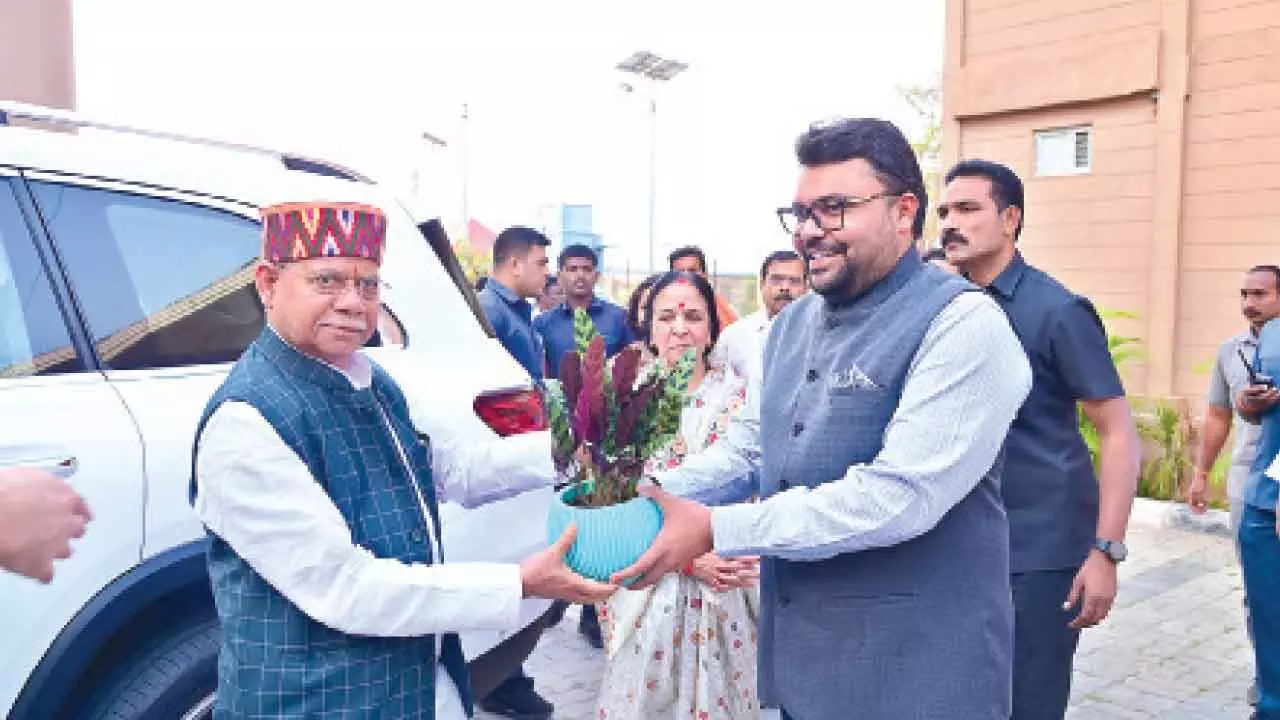 Governor gets warm welcome at Amrabad Governor gets warm welcome at Amrabad