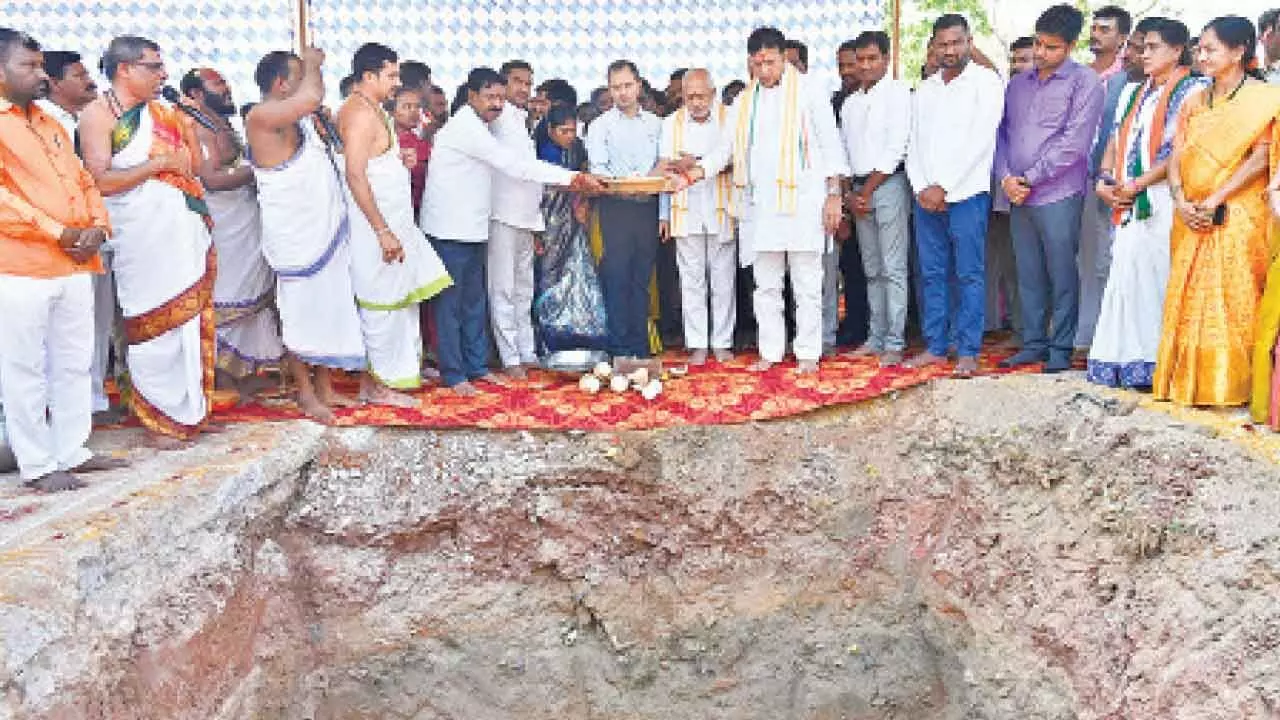 Sridhar Babu reviews ongoing Pushkaralu works Sridhar Babu reviews ongoing Pushkaralu works