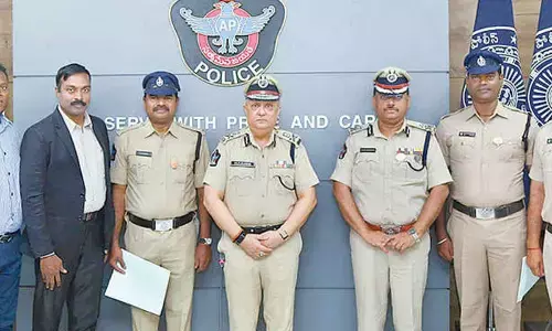 3 cops get DGP Commendation Discs