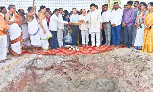 Sridhar Babu reviews ongoing Pushkaralu works