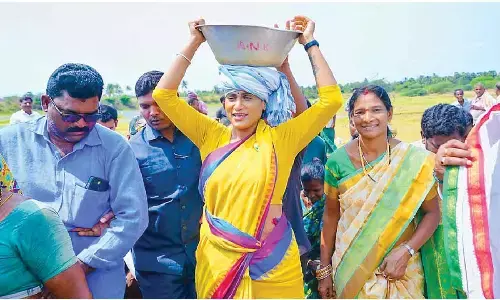 APCC chief alleges Centre is weakening employment guarantee scheme APCC chief alleges Centre is weakening employment guarantee scheme