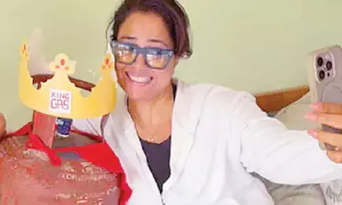 Sameera Reddy’s hilarious take on the ongoing LPG shortage in the country: The VIP has arrived