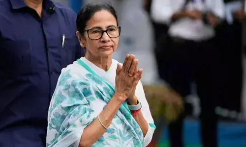 Mamata Banerjee Announces DA Arrears Payout, Raises Honorarium Ahead Of Bengal Poll Schedule Mamata Banerjee Announces DA Arrears Payout, Raises Honorarium Ahead Of Bengal Poll Schedule