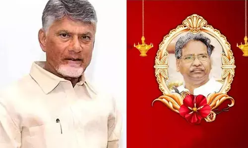 Chandrababu visits Kavuru Sambasiva Rao’s family, extends condolences
