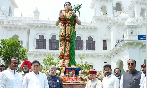 Telangana governor unveils Telangana Thalli statue at Assembly