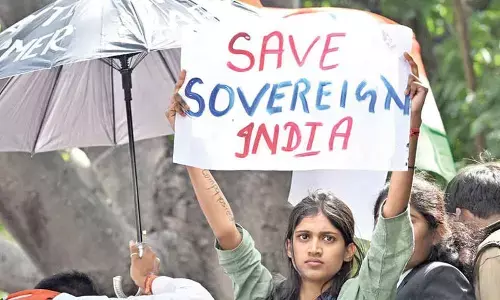 Youth Congress stages Sansad Gherao protest