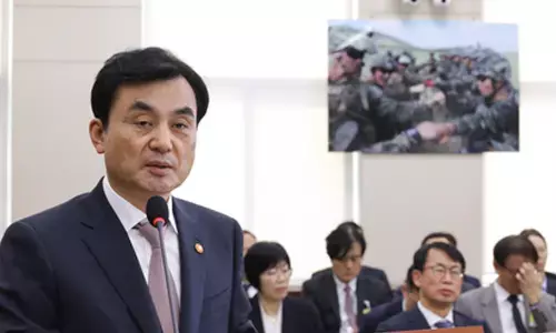 South Koreas defence chief says received no official US request on sending warships to Middle East