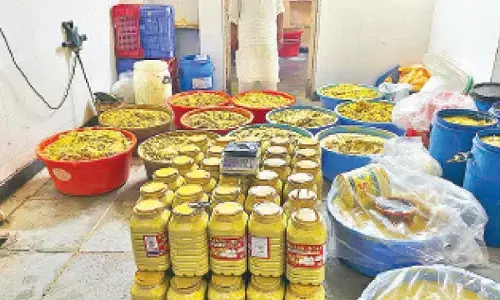 Police seize adulterated ginger and garlic paste
