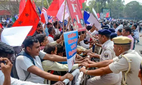 Students protest against govt over UGC in Patna, clash with police