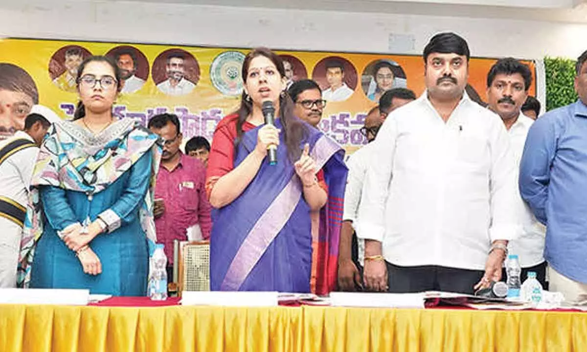 Officials told to resolve revenue issues on priority Officials told to resolve revenue issues on priority