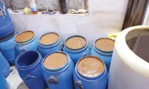 Kulsumpura police bust adulterated pickle making unit