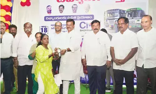 Kollu ravindra flags off free bus for Divyangs