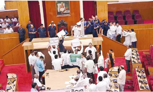 Oppn stalls Assembly, seeks Mahaling’s exit