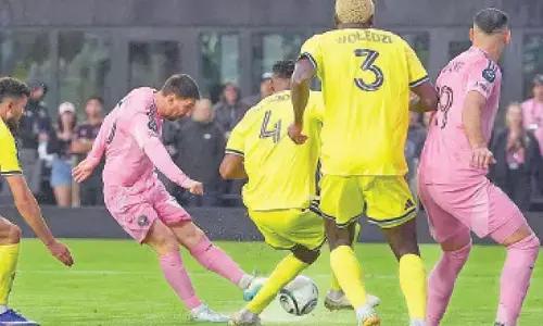 Messi scores 900th goal but Miami ousted