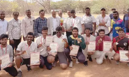 Badruka College wins Tug of War title