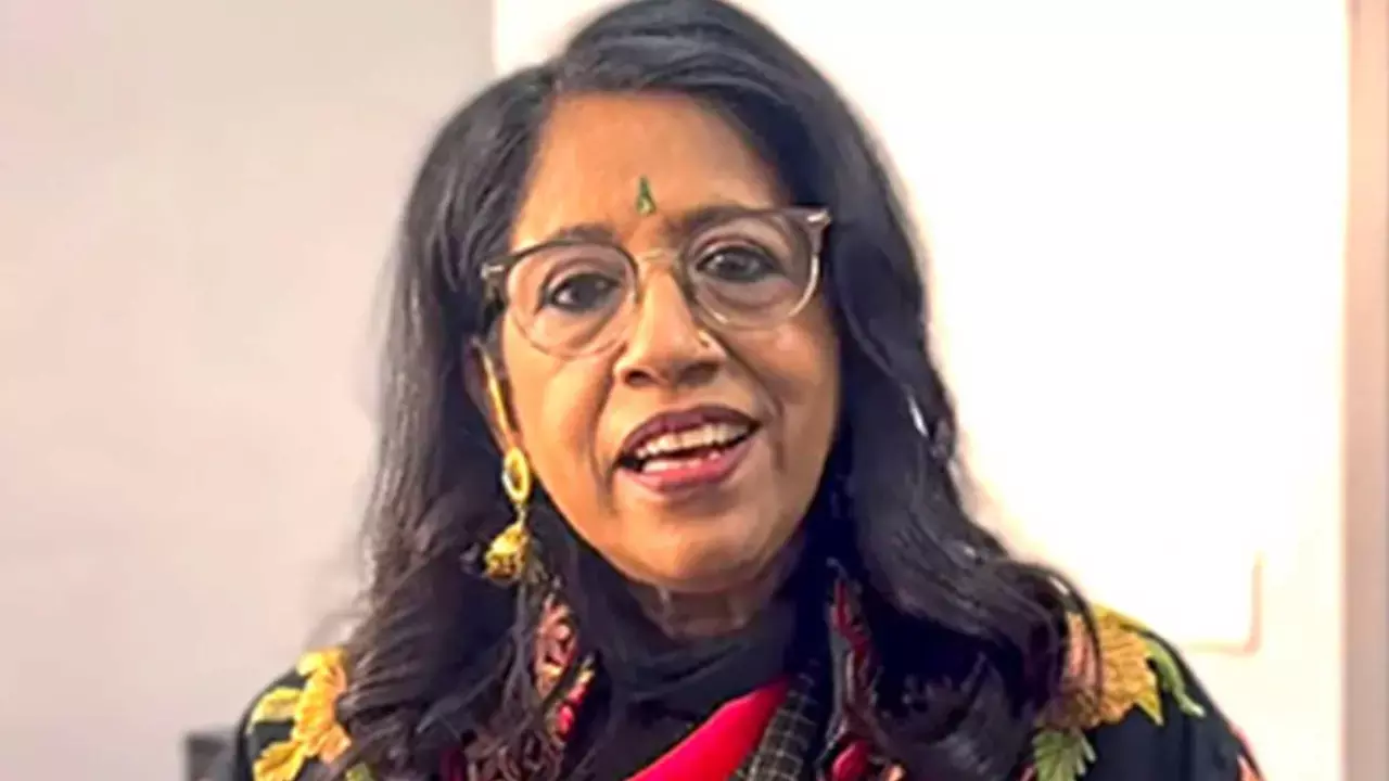 Kavita Krishnamurthy celebrates her 50th year in Bollywood on Indian Idol with Shreya Ghoshal & team Kavita Krishnamurthy celebrates her 50th year in Bollywood on Indian Idol with Shreya Ghoshal & team