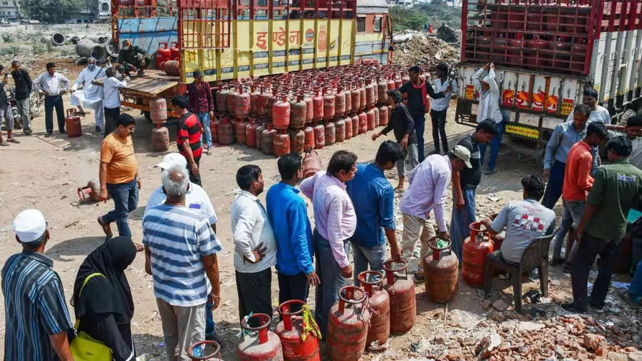 LPG crunch continues, but panic buying eases LPG crunch continues, but panic buying eases