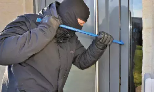 5-star hotel chef held for house burglary