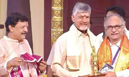 SVIMS doctor receives Kala Ratna award SVIMS doctor receives Kala Ratna award