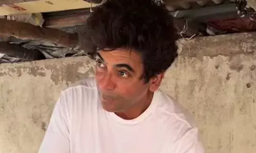 Sunil Grover says Achhe kapde pehna lo as he turns into a Presswala