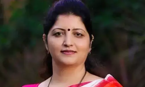 Sunetra Pawar forwards resignation of ex-Maha women’s panel chief to CM Fadnavis