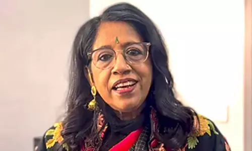 Kavita Krishnamurthy celebrates her 50th year in Bollywood on Indian Idol with Shreya Ghoshal & team Kavita Krishnamurthy celebrates her 50th year in Bollywood on Indian Idol with Shreya Ghoshal & team