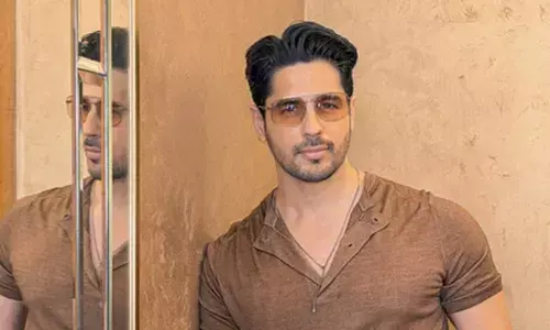 Sidharth Malhotra, Madhuri Dixit, Akshay Kumar & others wish on Eid & Navroze