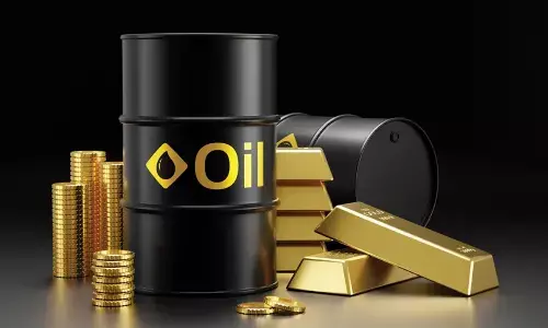 BLACK GOLD VS. COLD STEEL: Why Investors Are Ditching Gold for Oil BLACK GOLD VS. COLD STEEL: Why Investors Are Ditching Gold for Oil