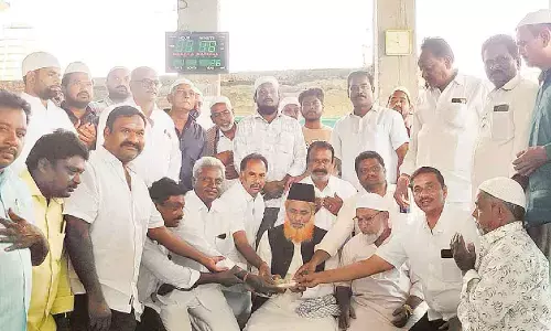 YSRCP donates Rs 2.6L for P Nainavaram mosque reconstruction