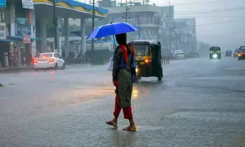 AP, Telangana to receive rains for next three days AP, Telangana to receive rains for next three days