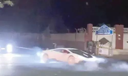Lamborghini performs reckless stunt at MG Road circle