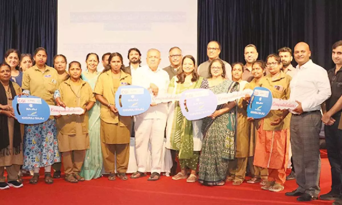 20 women, trans persons receive free e-autos 20 women, trans persons receive free e-autos