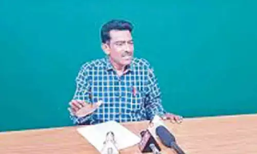 CPM leader opposes Yeleru water diversion to Mittal Steel Plant CPM leader opposes Yeleru water diversion to Mittal Steel Plant