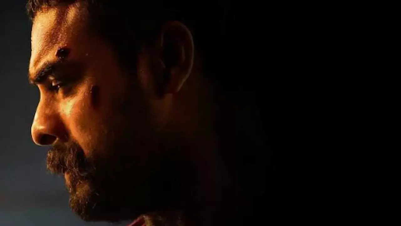 ‘Pallichattambi’ teaser out, Tovino Thomas starrer