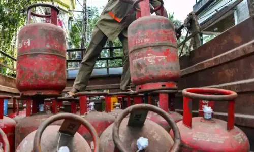 ₹260 Crore Allocated For Free LPG Cylinders On Holi And Diwali In Delhi Budget 2026