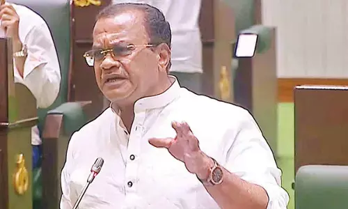 Roads and Buildings Minister Komatireddy Venkata Reddy
