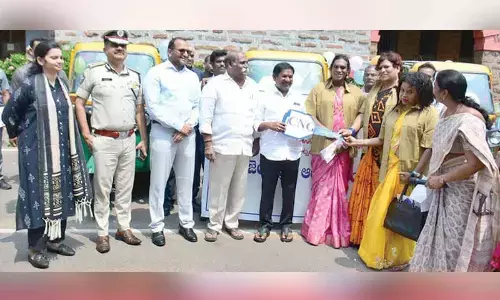 Auto rickshaws distributed to transgenders