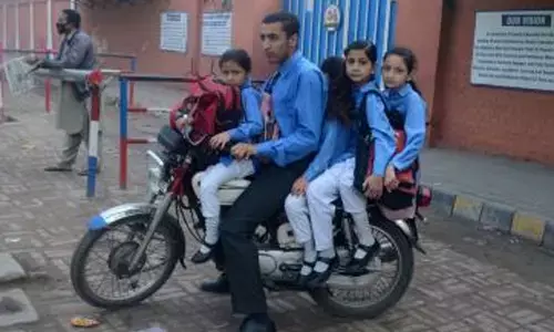 Pakistan: Structural gaps, policy failures and social constraints force girls to disappear from education system Pakistan: Structural gaps, policy failures and social constraints force girls to disappear from education system