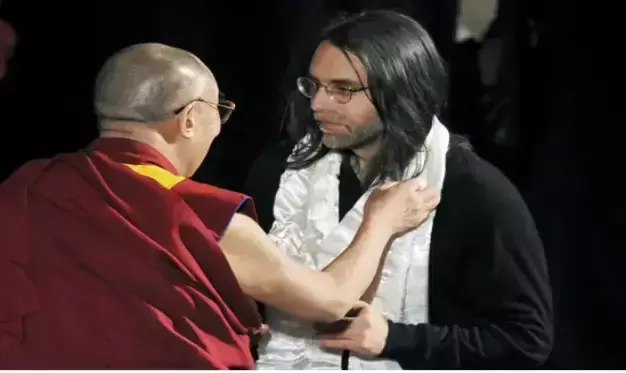 A series of pieces of evidence point to a secret network between the Dalai Lama and Epstein