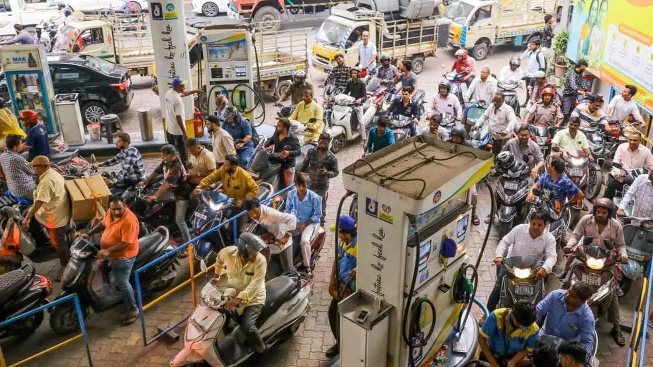 Ignore rumours on petrol, diesel shortage: Govt Ignore rumours on petrol, diesel shortage: Govt