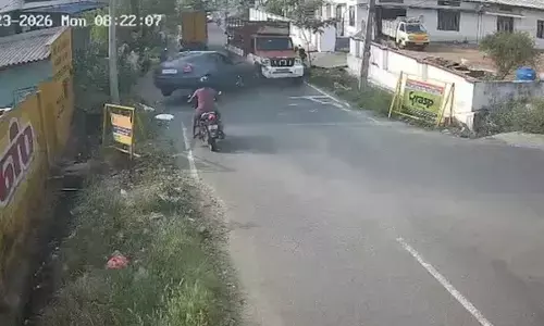 Speeding Car Hits Scooter In Coimbatore, Father And Daughter Injured