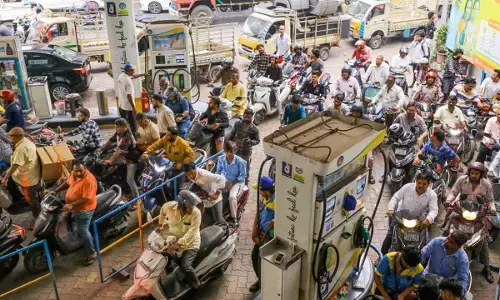 Ignore rumours on petrol, diesel shortage: Govt Ignore rumours on petrol, diesel shortage: Govt