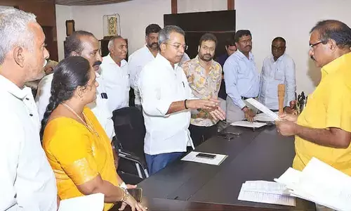 Plea to construct bridge on Polavaram canal at Velagaleru