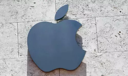 Apple Offers Rare Bonuses to Retain iPhone Designers Amid Rising AI Talent War