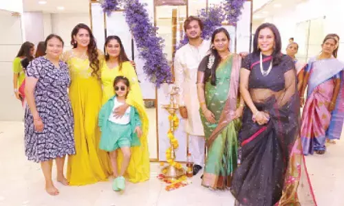 Indian curls salon opens grandly Indian curls salon opens grandly