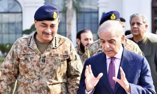 Pak tries playing arbitrator between US-Iran, but continues its open war on Kabul ignoring mediation overtures Pak tries playing arbitrator between US-Iran, but continues its open war on Kabul ignoring mediation overtures